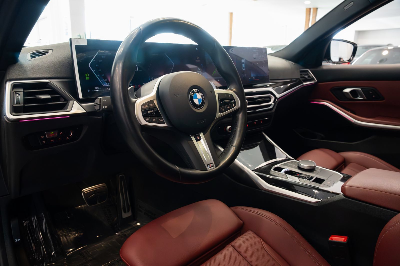 Used 2024 BMW 330i Sedan w/ M Sport Package RWD image 17