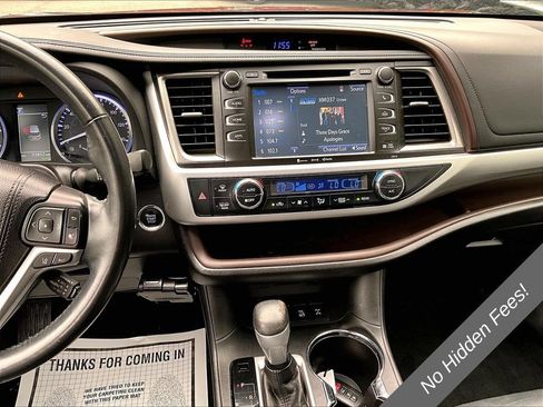 Used 2017 Toyota Highlander XLE w/ Protection Package #3 AWD/4WD image 6