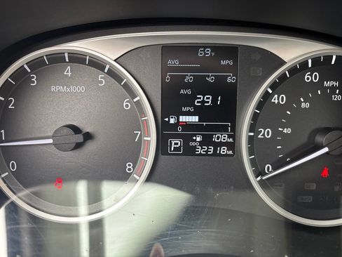 Used 2022 Nissan Kicks S w/ Interior Electronics Package FWD image 18