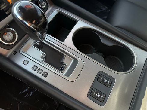 Certified 2024 Nissan Murano SV w/ SV Midnight Edition Package image 27