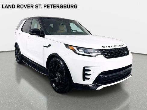 Used 2025 Land Rover Discovery Dynamic SE AWD/4WD image 3