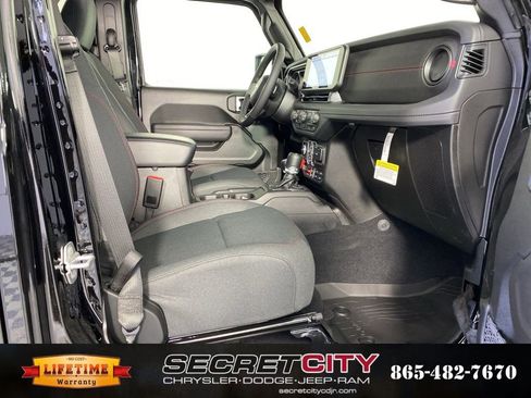 New 2026 Jeep Wrangler Unlimited Rubicon w/ Steel Bumper Group image 34