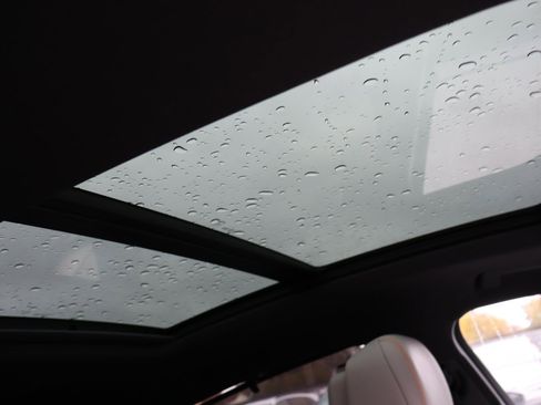 Used 2024 Audi Q8 e-tron Prestige w/ Prestige Package image 15