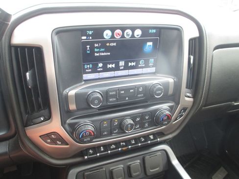 Used 2019 GMC Sierra 2500 Denali w/ Duramax Plus Package AWD/4WD image 30