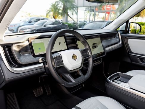 Used 2025 Rivian R1S Adventure image 24