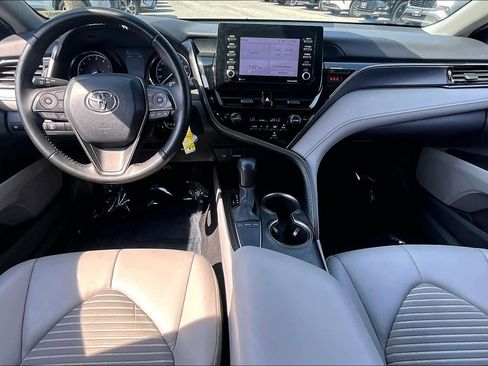 Used 2022 Toyota Camry SE image 15