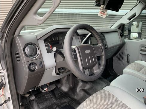 Used 2011 Ford F450 XL w/ Heavy Service Suspension Pkg image 27