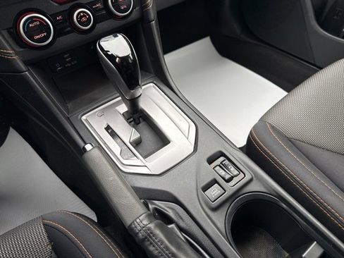 Used 2021 Subaru Crosstrek 2.0i Premium image 34