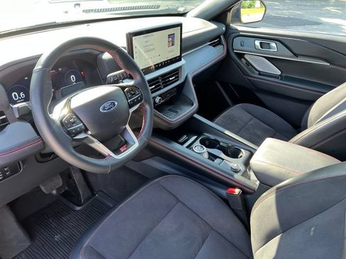 Used 2025 Ford Explorer ST AWD/4WD image 18