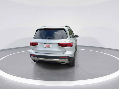 Used 2022 Mercedes-Benz GLB 250 4MATIC image 7