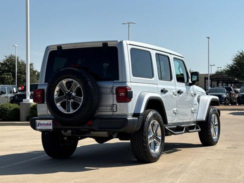Used 2022 Jeep Wrangler Unlimited Sahara w/ LED Lighting Group AWD/4WD image 9