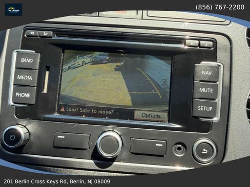 Used 2014 Volkswagen Tiguan SEL AWD/4WD image 25