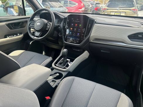 Used 2025 Subaru Forester Premium AWD/4WD image 32