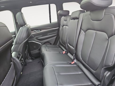 New 2026 Jeep Grand Cherokee Limited image 13