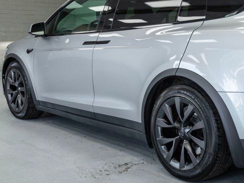 Used 2024 Tesla Model X image 44