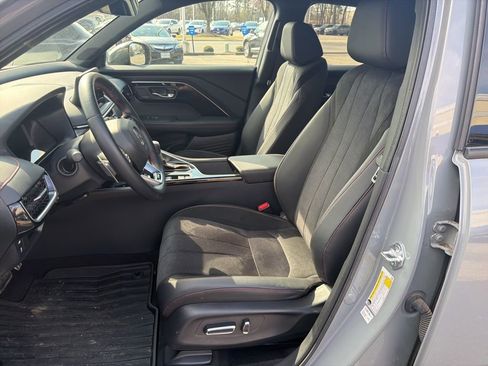 Used 2025 Acura ADX A-Spec image 13