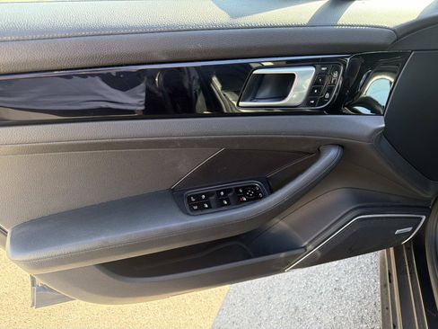 Used 2019 Porsche Panamera 4 AWD/4WD image 13