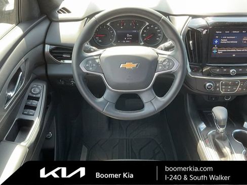 Used 2023 Chevrolet Traverse LT FWD image 15