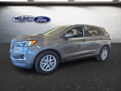 Used 2023 Ford Edge SEL w/ Convenience Package image 2