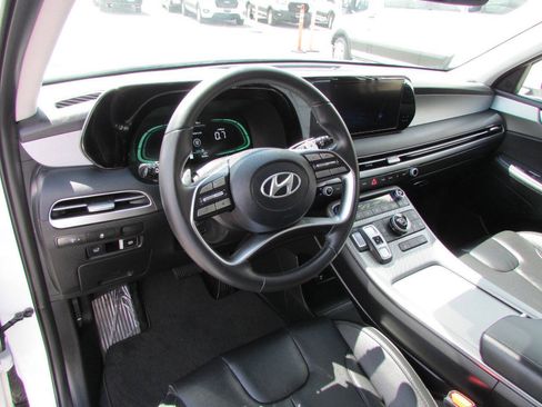 Used 2025 Hyundai Palisade SEL FWD image 13