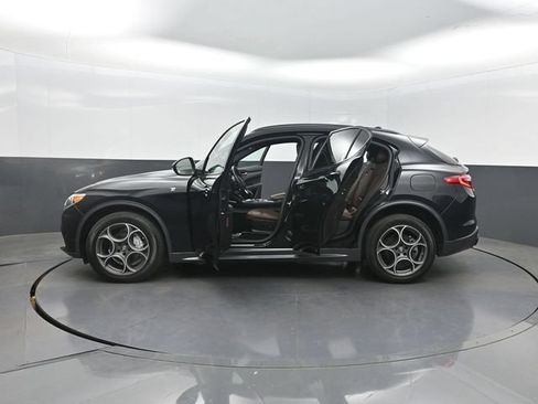 Used 2023 Alfa Romeo Stelvio Ti AWD/4WD image 36