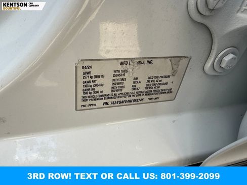 Used 2024 Tesla Model Y Long Range AWD/4WD image 37