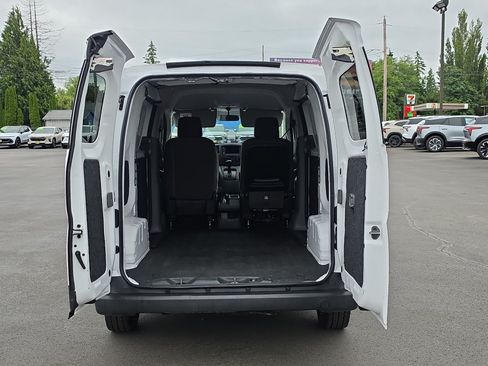 Used 2021 Nissan NV200 S w/ Back Door Glass Package FWD image 11