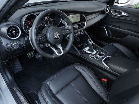 Used 2023 Alfa Romeo Giulia Sprint image 6
