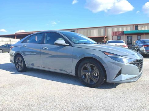 Used 2023 Hyundai Elantra SEL FWD image 1