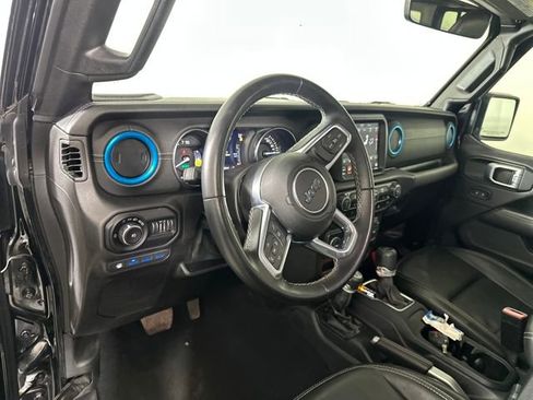 Used 2022 Jeep Wrangler Unlimited Sahara image 13