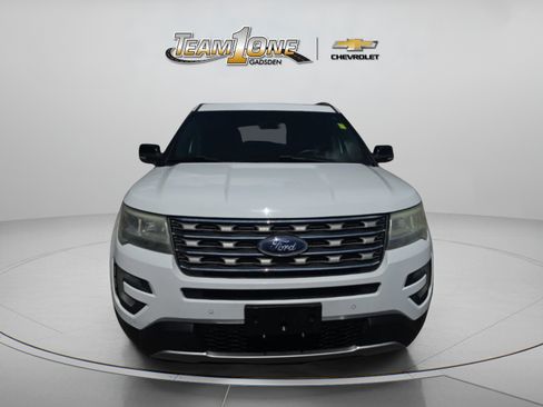 Used 2016 Ford Explorer XLT w/ Equipment Group 202A FWD image 2