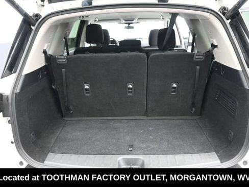 Used 2025 Nissan Pathfinder SV AWD/4WD image 6