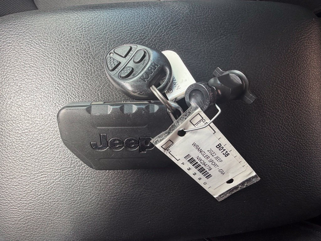 Used 2022 Jeep Wrangler Sport AWD/4WD image 31