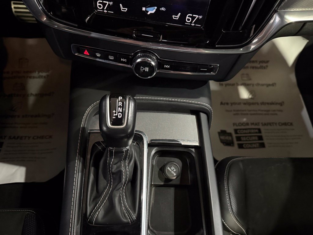 Used 2020 Volvo S90 T6 R-Design AWD/4WD image 19