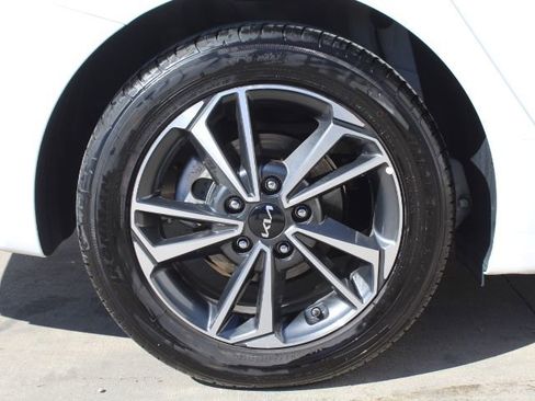 Used 2024 Kia Forte LXS image 10