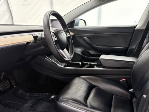 Used 2020 Tesla Model 3 Standard Range Plus image 11