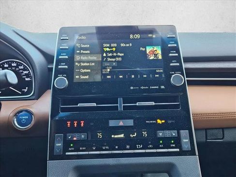 Used 2019 Toyota Avalon Limited image 13