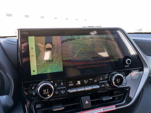 New 2026 Toyota Highlander Platinum image 34