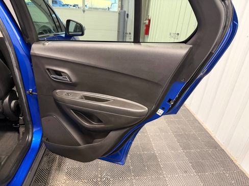 Used 2016 Chevrolet Trax LT w/ LT Convenience Package image 21