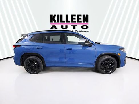 New 2026 Volkswagen Tiguan SE R-Line FWD image 8