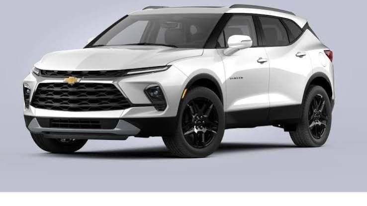 Used 2024 Chevrolet Blazer EV LT AWD/4WD image 2