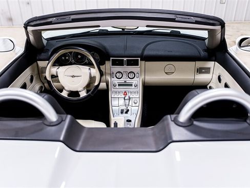 Used 2005 Chrysler Crossfire Limited RWD image 12