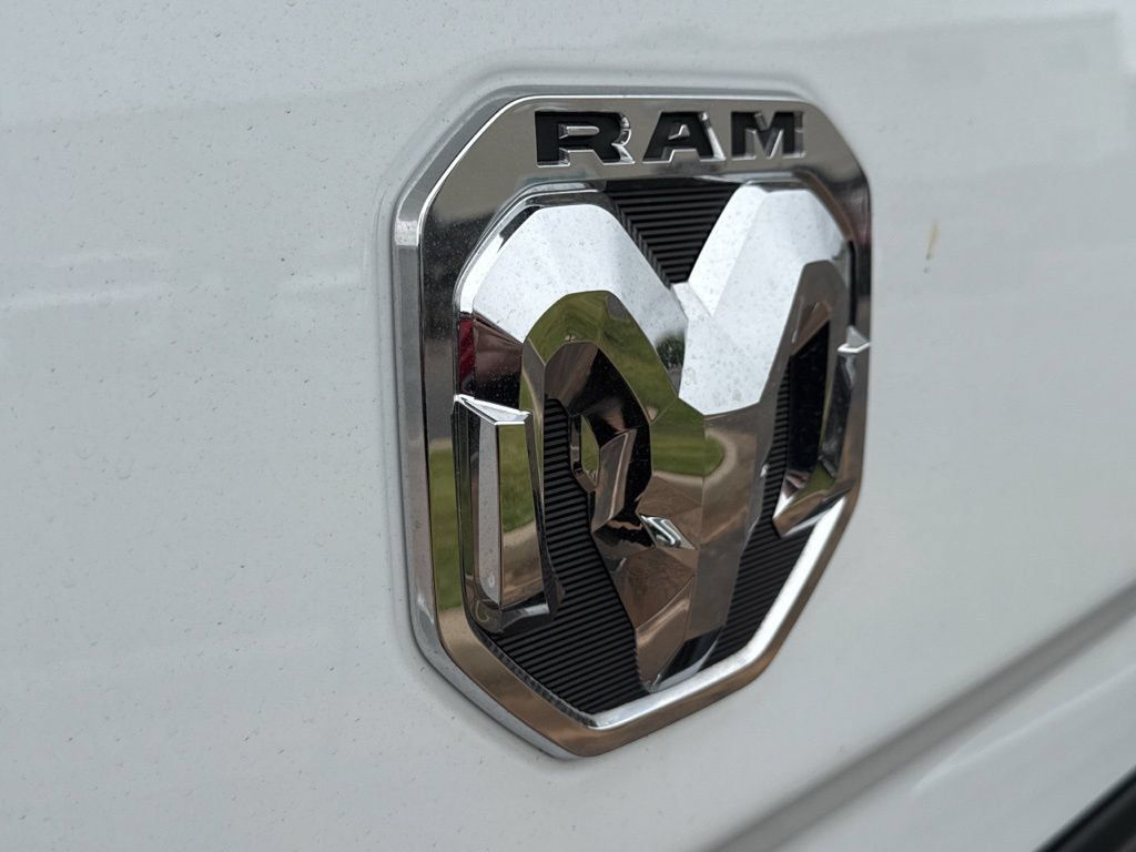 Used 2024 RAM 3500 Tradesman w/ Chrome Appearance Group AWD/4WD image 46
