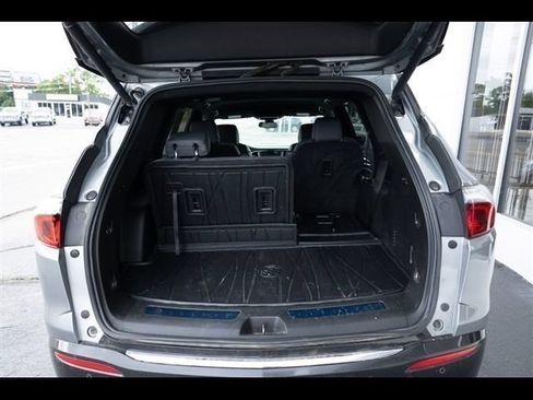 Used 2023 Buick Enclave Essence w/ Sport Touring Edition FWD image 23