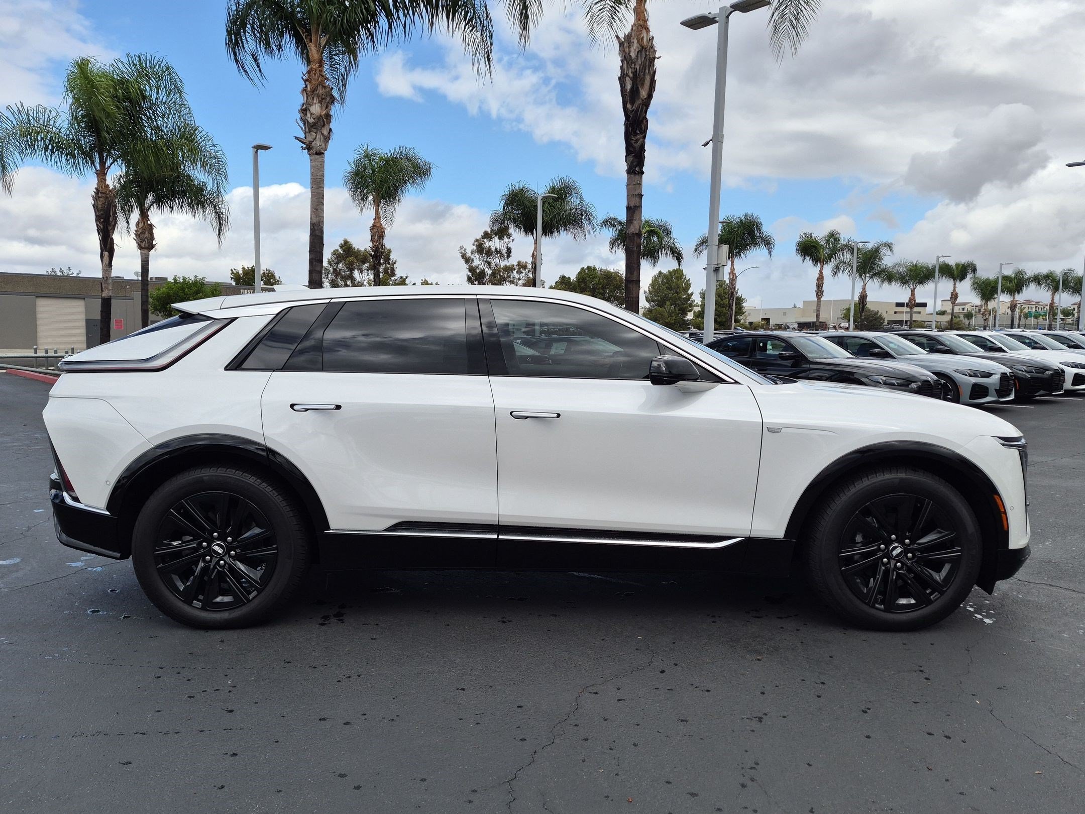 Used 2024 Cadillac Lyriq Tech w/ Driver Assist Package AWD/4WD image 11