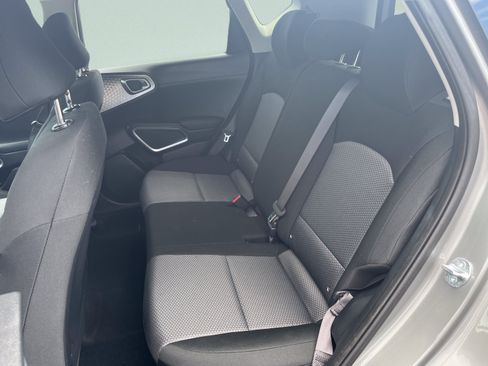 Used 2025 Kia Soul LX w/ LX Technology Package FWD image 22