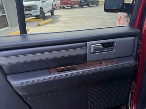 Used 2017 Ford Expedition EL Platinum image 13