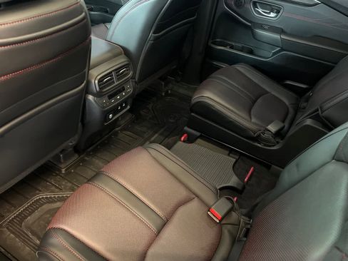 New 2026 Honda Pilot Black Edition image 4