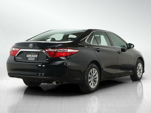 Used 2016 Toyota Camry LE image 5