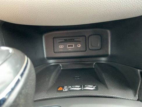 Used 2019 Chevrolet Equinox Premier AWD/4WD image 24